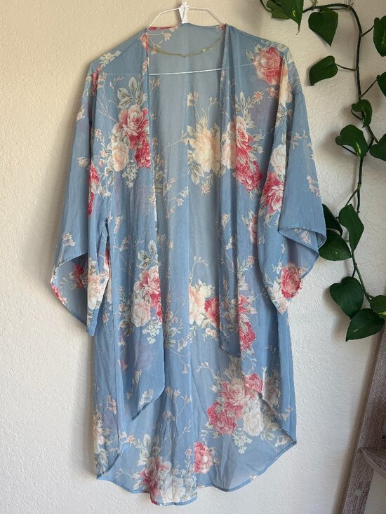 Xhilaration Other - Xhilaration Blue Floral Kimono Cardigan M/L Lightweight Boho Beach Cover Up